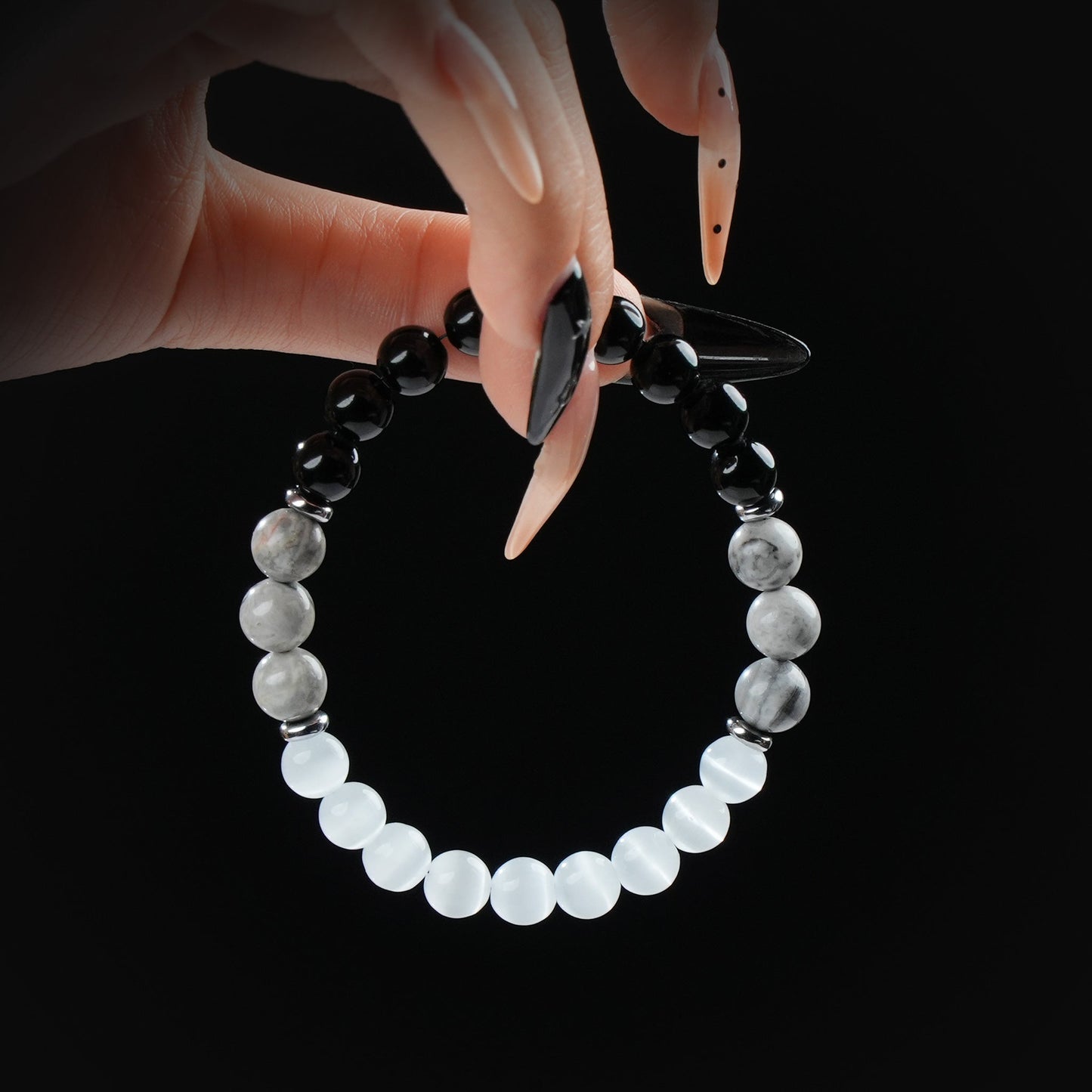 Black Obsidian & Cat’s Eye Bracelet – Intuition, Protection & Mental Clarity